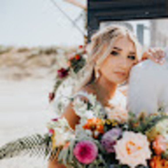 Meet your Posher, Aissa - Picture 1 of 1